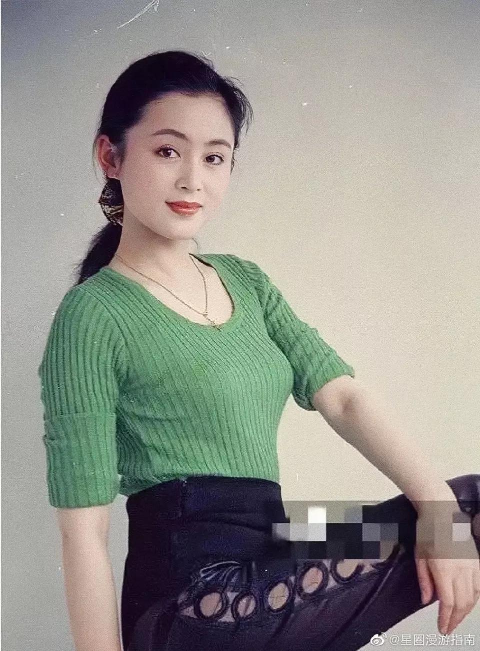 图13: 八卦在集体追求纤瘦的审美下,内娱已经很多年没有过雍容大气的脸了