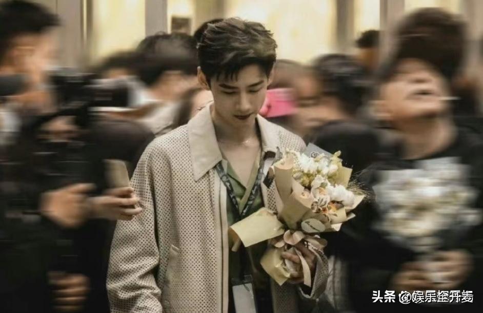 图1: 白敬亭工作室辟谣白敬亭嫖娼被抓:纯属造谣,将采取法律手段